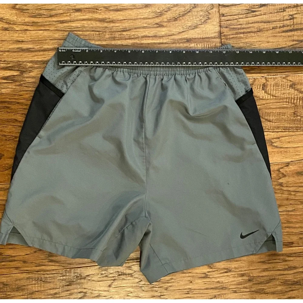 Nike Dri-FIT Kids XL Gray Black Athletic Running Shorts Side Pockets Mesh Trim